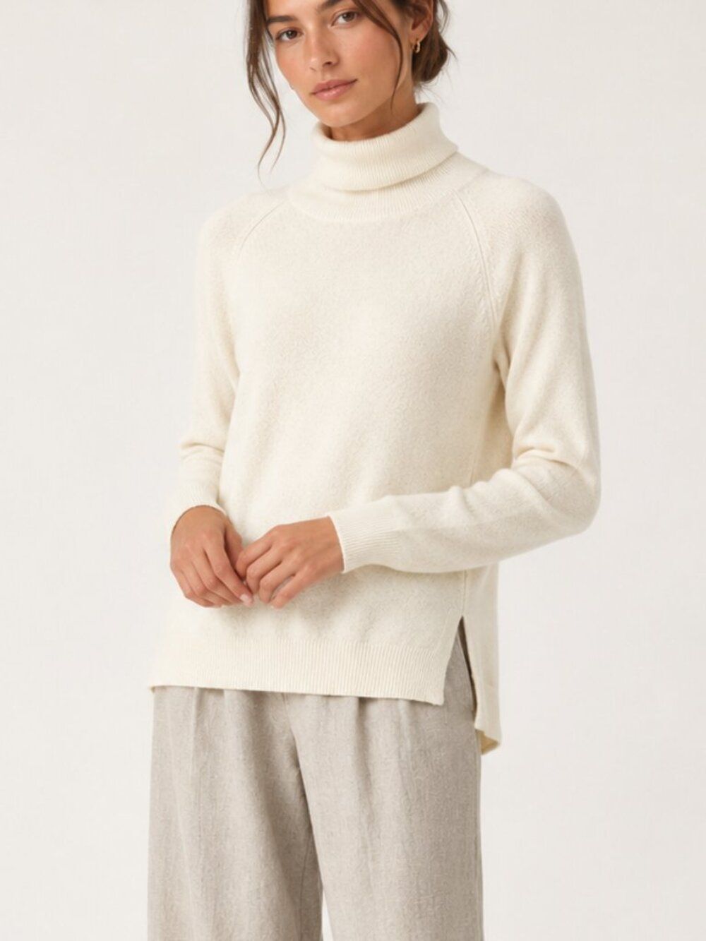 M. Laughlin Ivory 100% Cashmere Turtleneck Sweater Side Vent High Low Hem XS